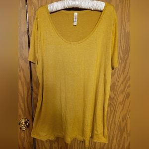 🎈BOGO half off sale🎈LuLaRoe Cassic T